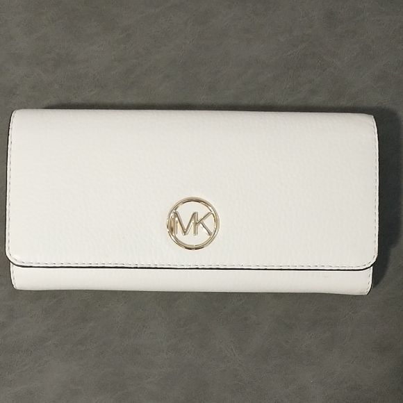 Michael Kors White Saffiano Leather Wallet - Picture 1 of 4